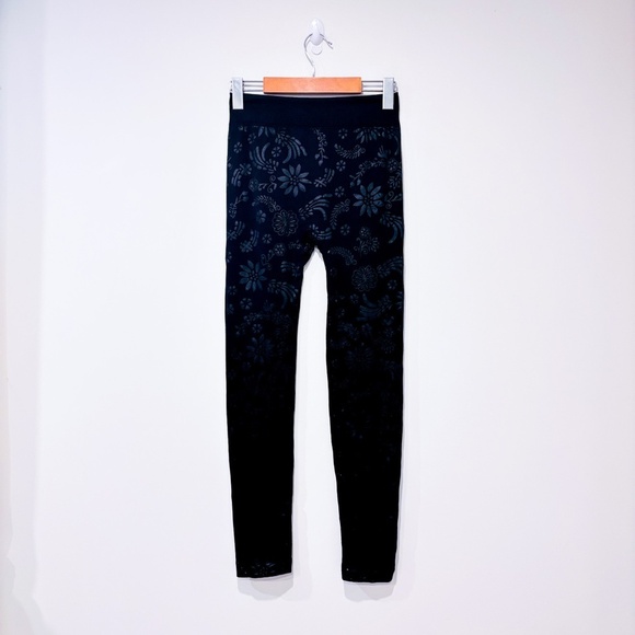 MUK LUKS Black floral embossed leggings - Picture 6 of 9